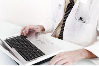 doctores,documentación,Fotolia,internet,notas médicas,portátiles,consultar